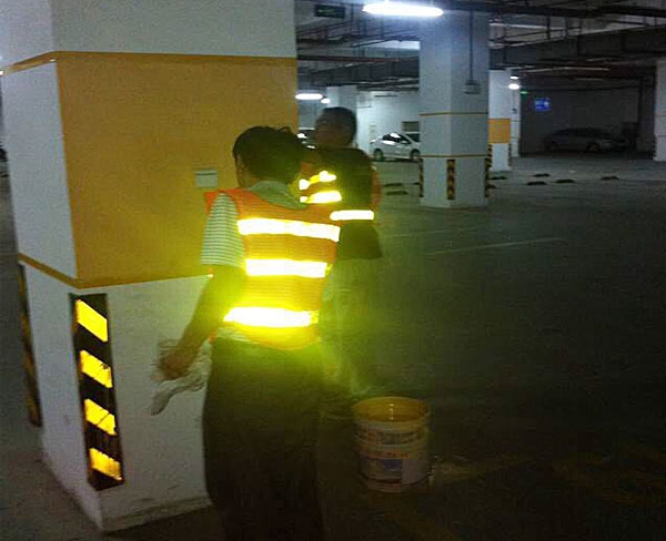 地下车库停车安全设施